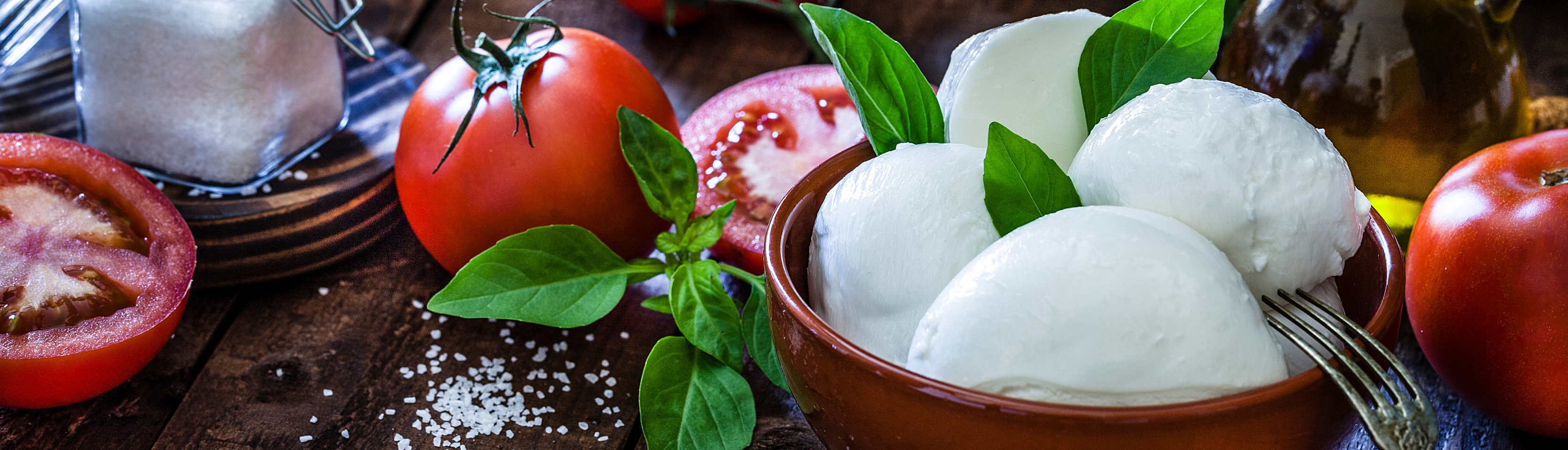 caprese mozzarella pomodori e basilico